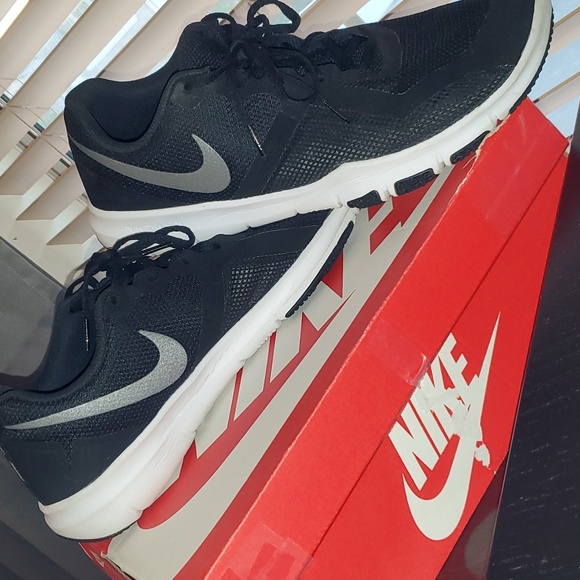 Nike Shoes - Picture 4 of 4